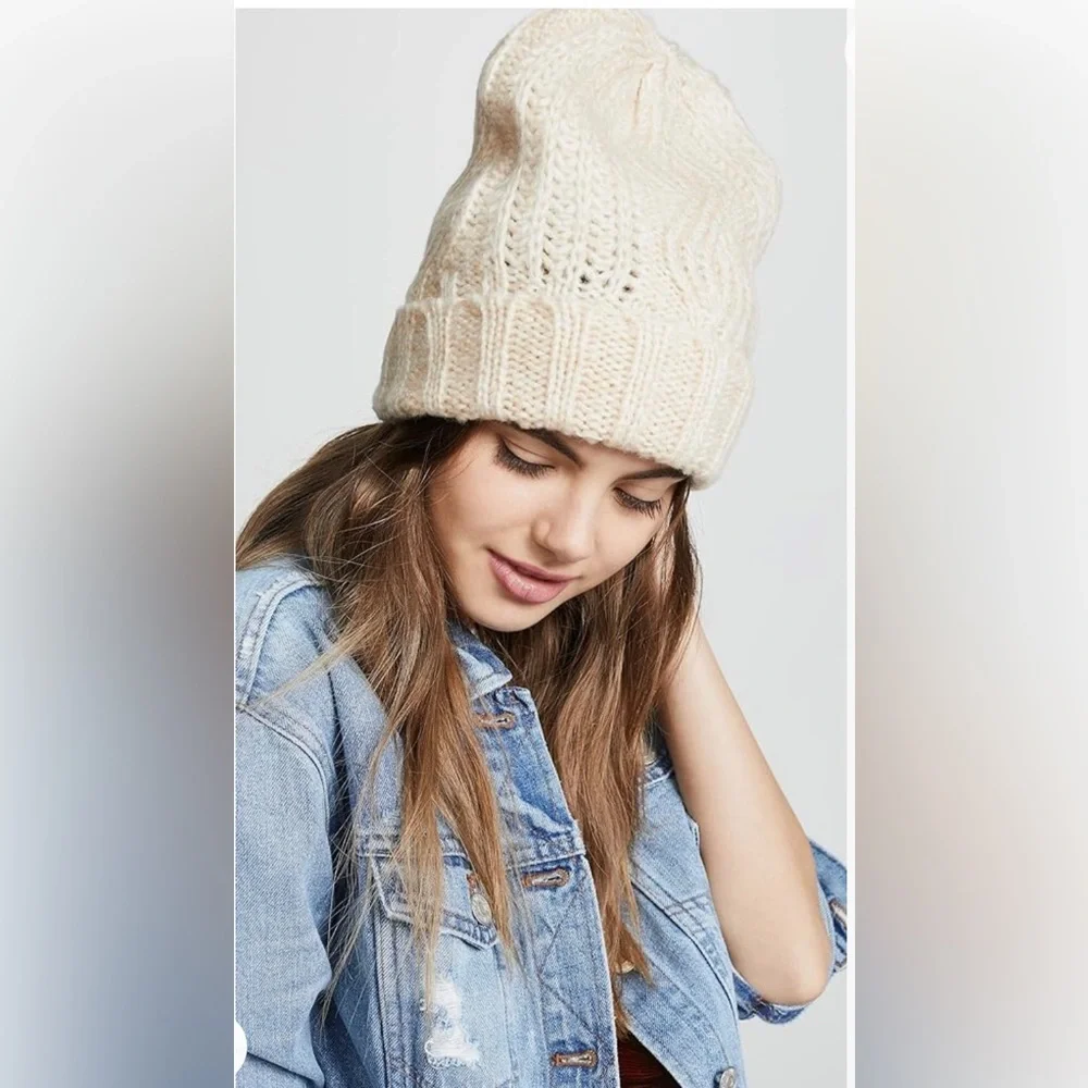 New Free People Women’s Harlow Cable Knit Beanie 💕